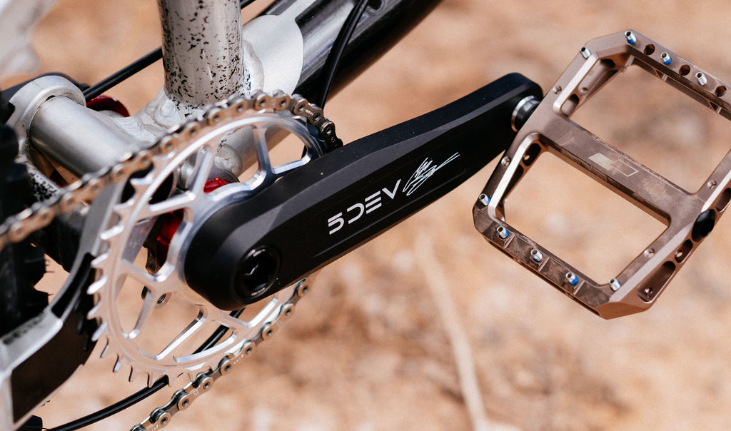 ZADER cockpit and head tube detail, adjustable 63.5 to 64.3 degree head angle